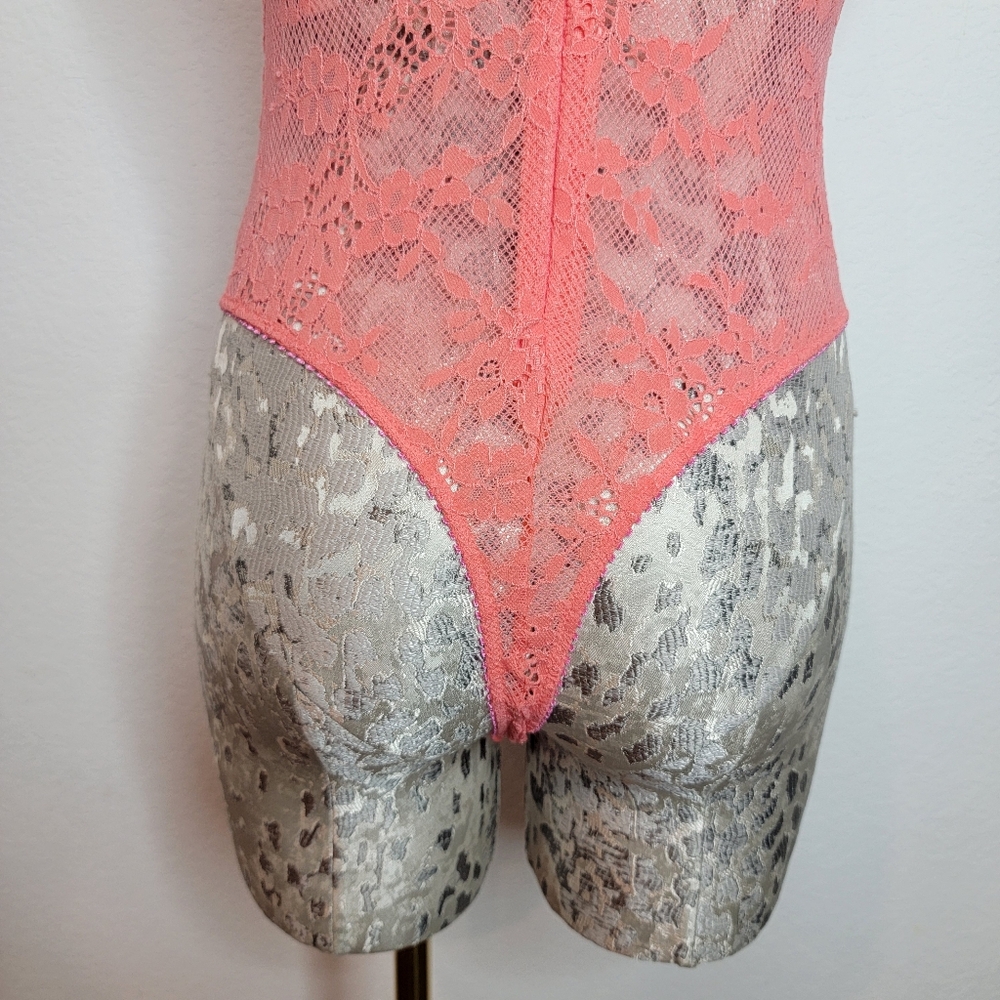 Victoria's Secret Tease Lace Demi Bodysuit. - Picture 10 of 16